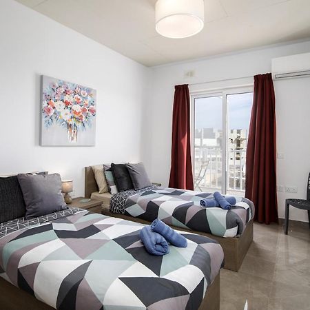 Hilltop Apartments - Stylish Comfort Living Close To The Sea, Bugibba Сейнт Полс Бей Екстериор снимка