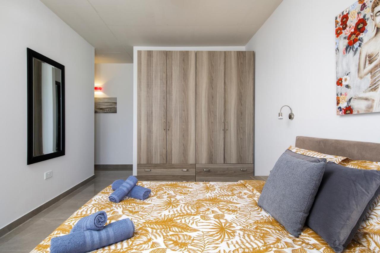 Hilltop Apartments - Stylish Comfort Living Close To The Sea, Bugibba Сейнт Полс Бей Екстериор снимка