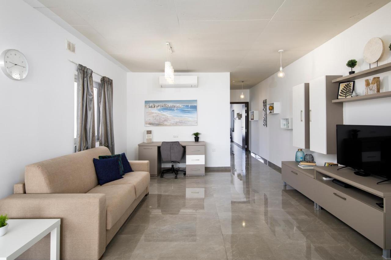 Hilltop Apartments - Stylish Comfort Living Close To The Sea, Bugibba Сейнт Полс Бей Екстериор снимка