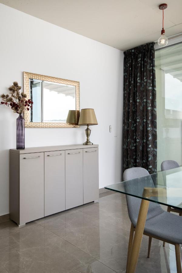Hilltop Apartments - Stylish Comfort Living Close To The Sea, Bugibba Сейнт Полс Бей Екстериор снимка