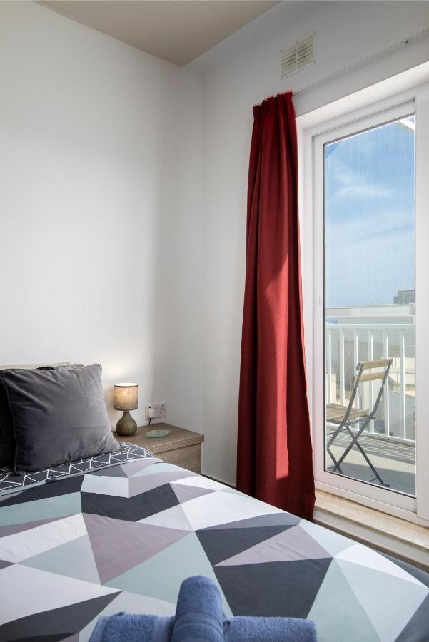 Hilltop Apartments - Stylish Comfort Living Close To The Sea, Bugibba Сейнт Полс Бей Екстериор снимка