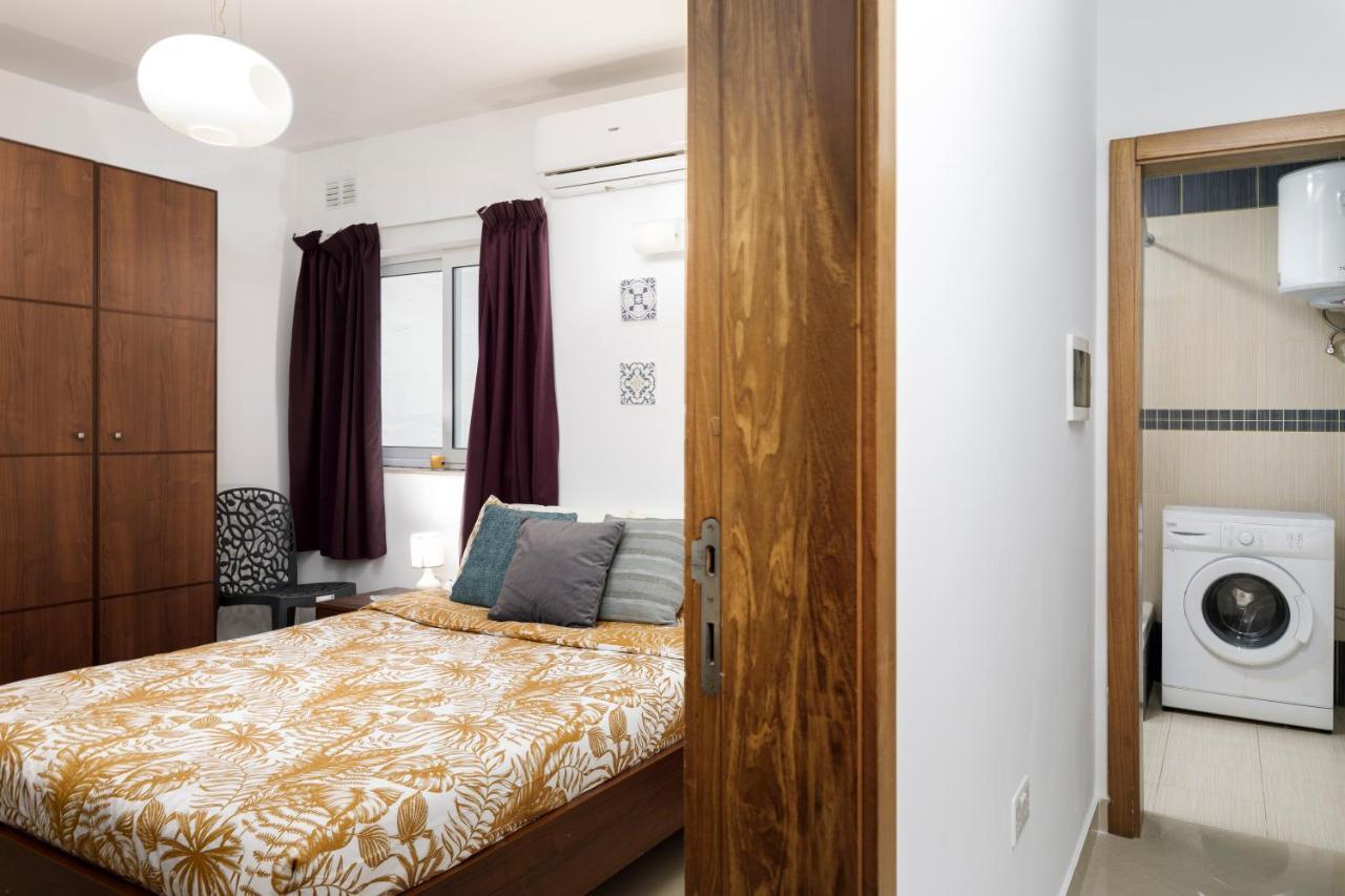 Hilltop Apartments - Stylish Comfort Living Close To The Sea, Bugibba Сейнт Полс Бей Екстериор снимка