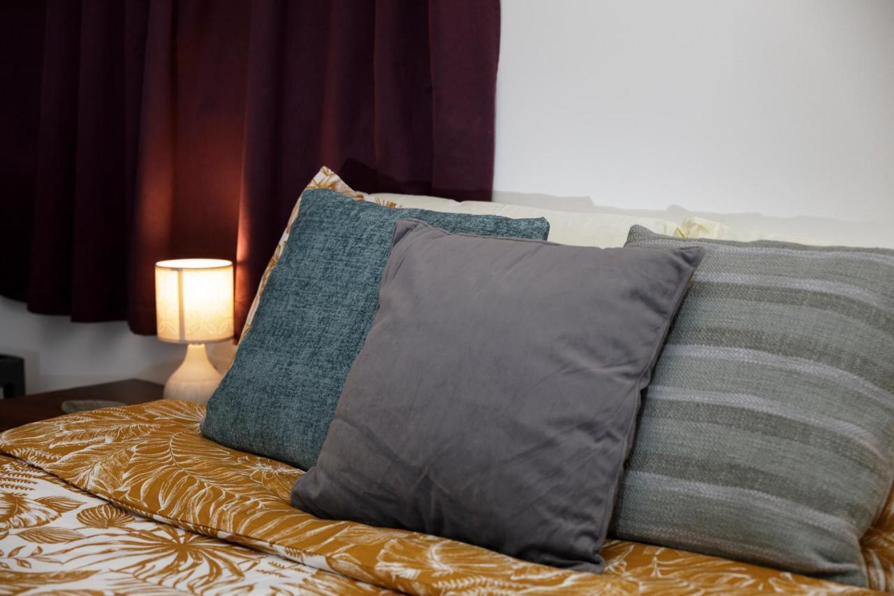 Hilltop Apartments - Stylish Comfort Living Close To The Sea, Bugibba Сейнт Полс Бей Екстериор снимка