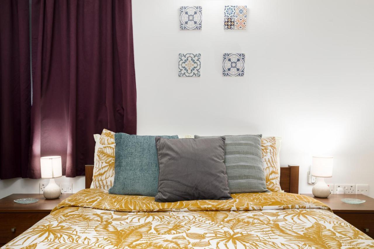 Hilltop Apartments - Stylish Comfort Living Close To The Sea, Bugibba Сейнт Полс Бей Екстериор снимка