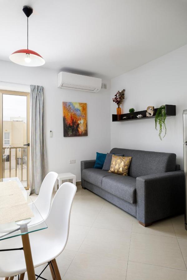 Hilltop Apartments - Stylish Comfort Living Close To The Sea, Bugibba Сейнт Полс Бей Екстериор снимка