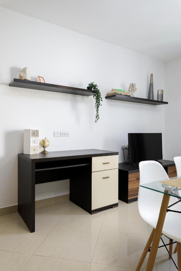Hilltop Apartments - Stylish Comfort Living Close To The Sea, Bugibba Сейнт Полс Бей Екстериор снимка