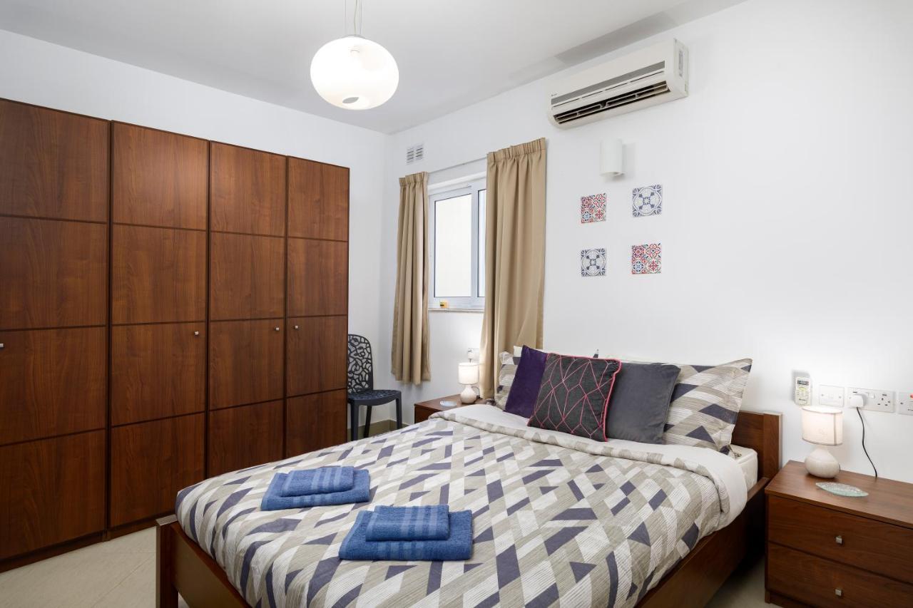 Hilltop Apartments - Stylish Comfort Living Close To The Sea, Bugibba Сейнт Полс Бей Екстериор снимка
